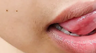 Amrita ki super hot lip - ultra-cute